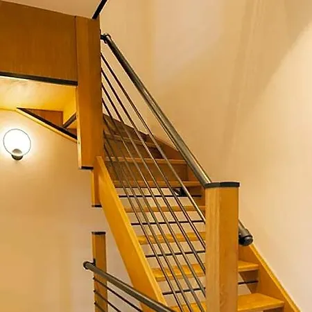 Escape 2 Unwind At The Parade, Accommodates 10 York