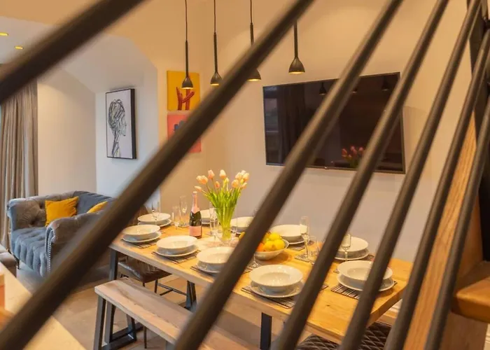 Semesterbostad Escape 2 Unwind At The Parade, Accommodates 10 *