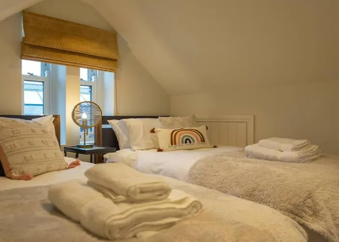 Escape 2 Unwind At The Parade, Accommodates 10 Ferienhaus York