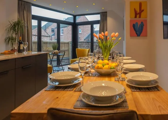 Escape 2 Unwind At The Parade, Accommodates 10 * York