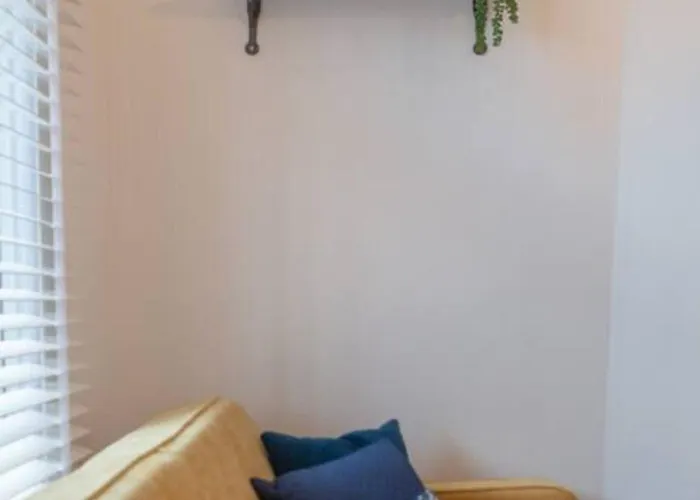 Casa vacanze Escape 2 Unwind At The Parade, Accommodates 10 York