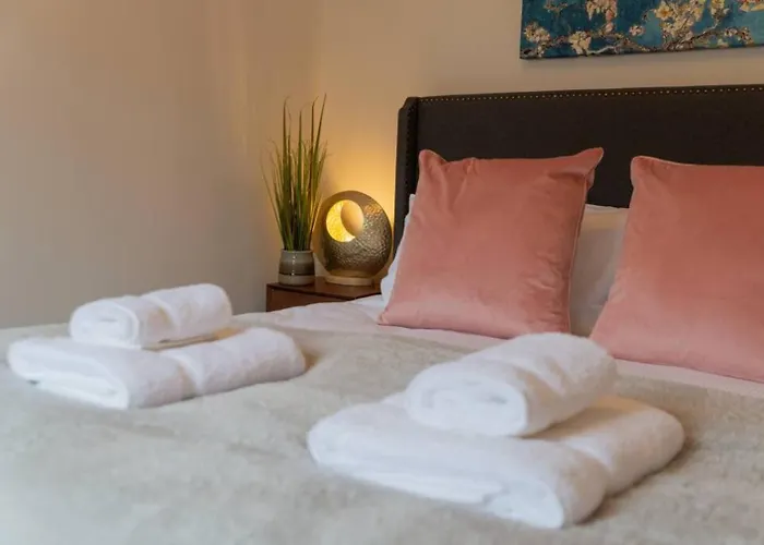 Escape 2 Unwind At The Parade, Accommodates 10 Casa vacanze York